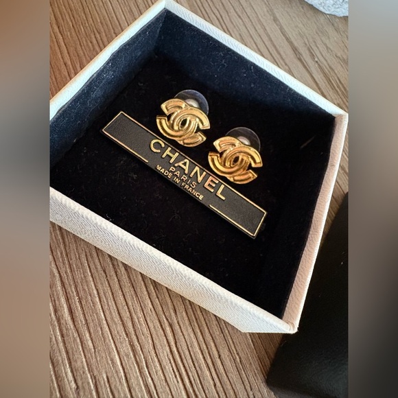 CHANEL Jewelry - CHANEL Iconic Earrings